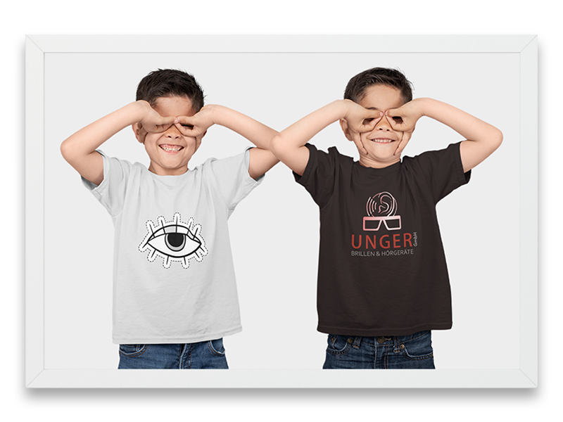 Teaser - grafisches Element - Augen auf bei der Berufswahl! - Kinder mit Logo Shirt - Unger Brillen und Hörgeräte in Herzberg